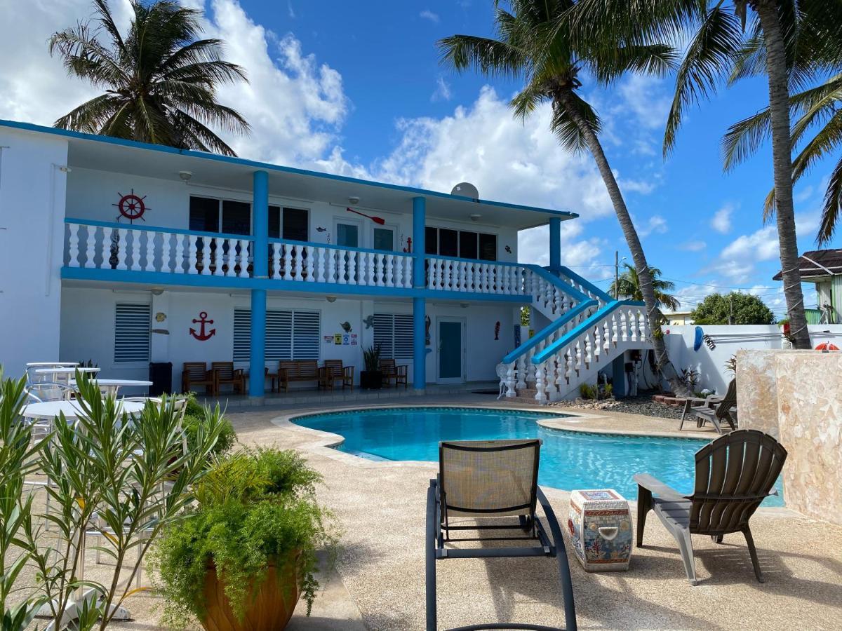 The Beach Guesthouse Pinones Екстер'єр фото