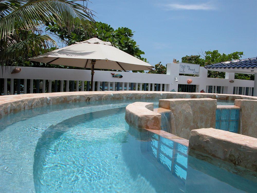 The Beach Guesthouse Pinones Екстер'єр фото