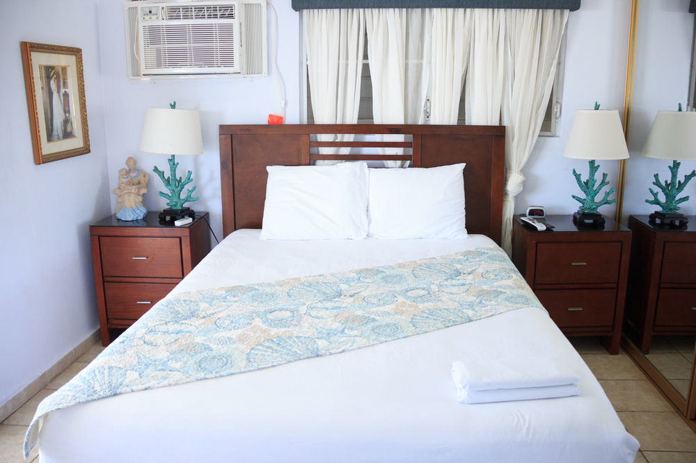 The Beach Guesthouse Pinones Екстер'єр фото