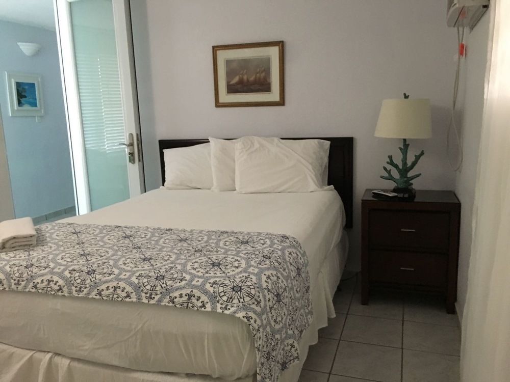 The Beach Guesthouse Pinones Екстер'єр фото