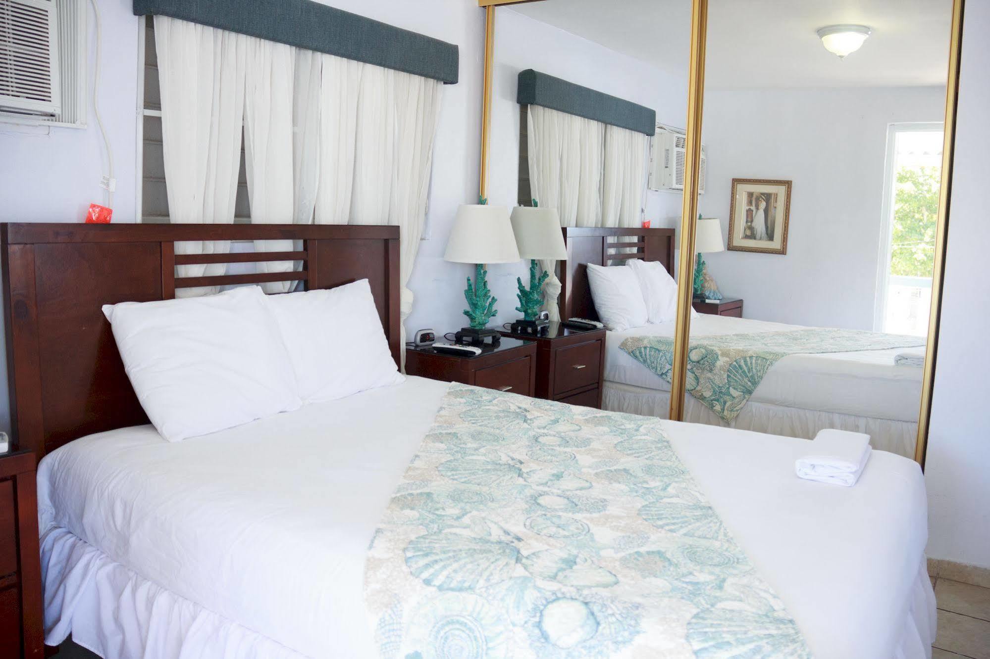 The Beach Guesthouse Pinones Екстер'єр фото