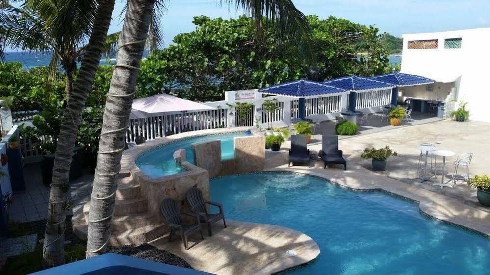 The Beach Guesthouse Pinones Екстер'єр фото
