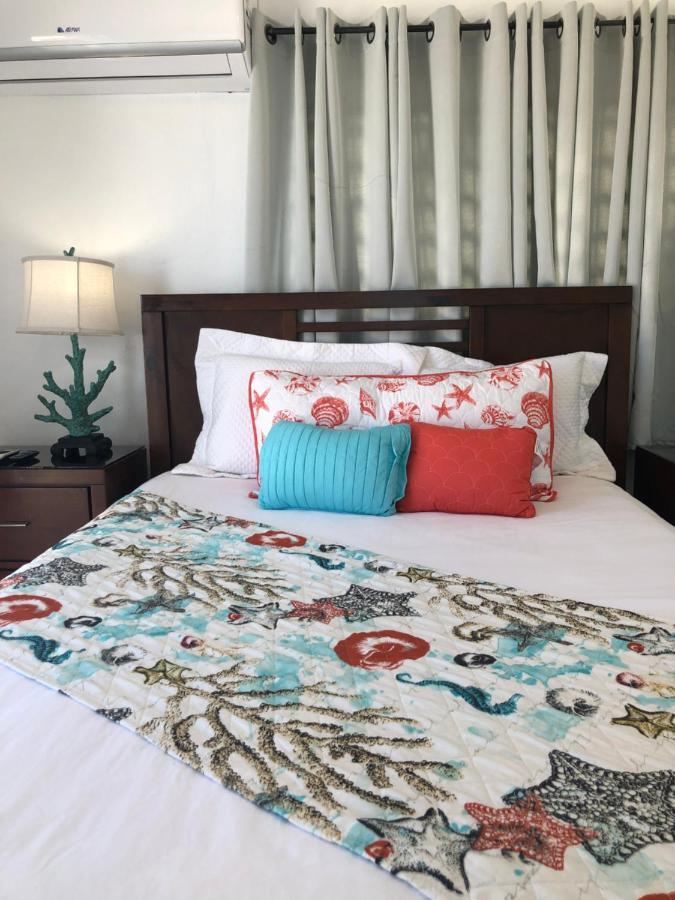 The Beach Guesthouse Pinones Екстер'єр фото