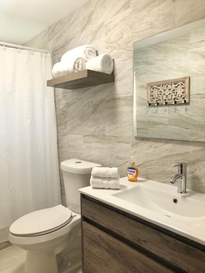 The Beach Guesthouse Pinones Екстер'єр фото