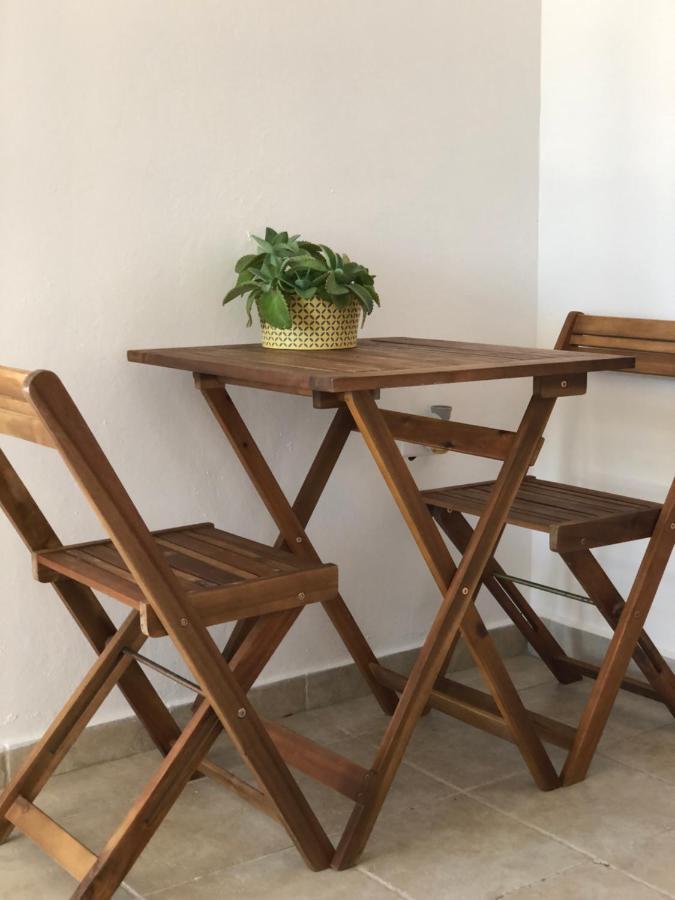 The Beach Guesthouse Pinones Екстер'єр фото